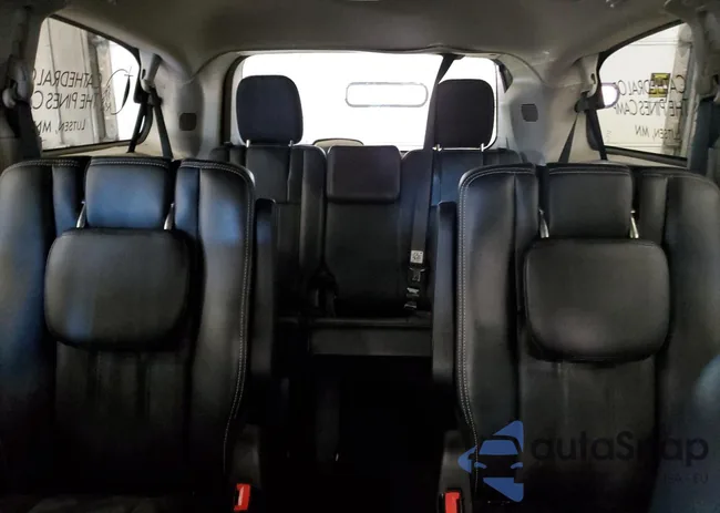 2C4RC1BGXDR588676: 85728245