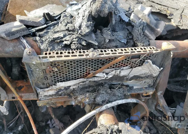 5YJSA1E17GF133587: 81336344