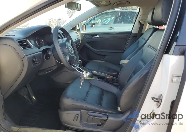 3VWD17AJ8EM224827: 80802164