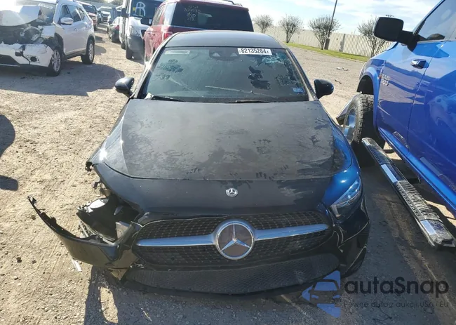 WDD3G4EB3KW001675: 82135284