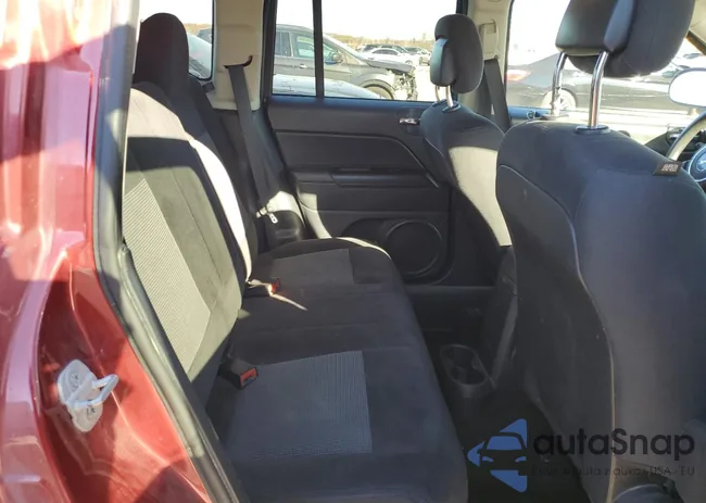 1C4NJDBBXFD240196: 81793604