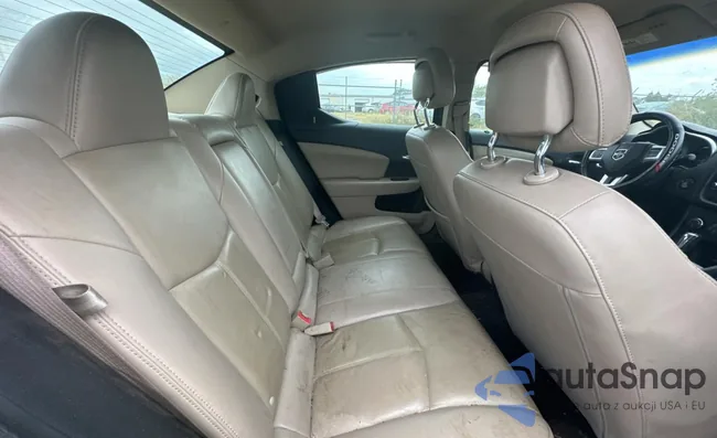 1B3BD2FG4BN551682: 82018904