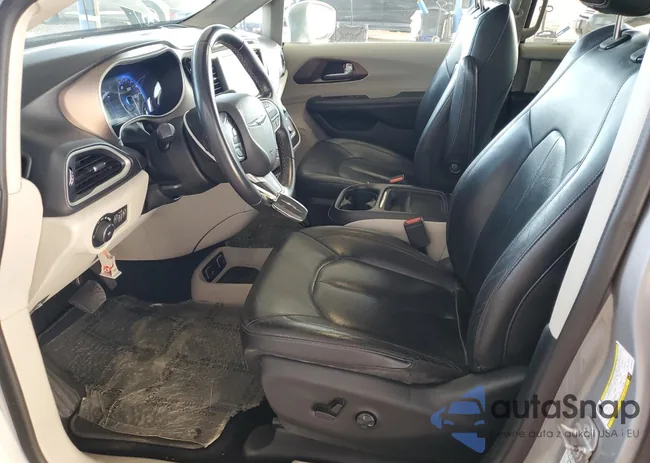 2C4RC1BG6JR120276: 93145375