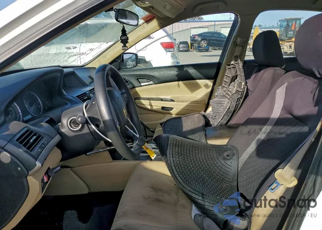 1HGCP2F35BA078066: 93717625