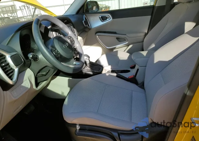 KNDJ23AU3L7088118: 92909775