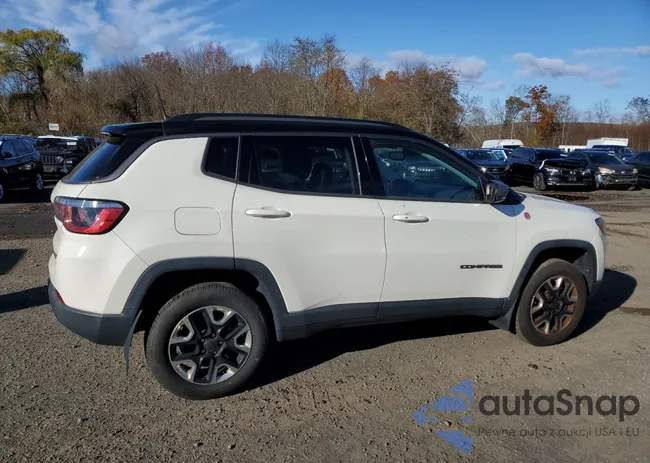 3C4NJDDB8JT144745: 90781575