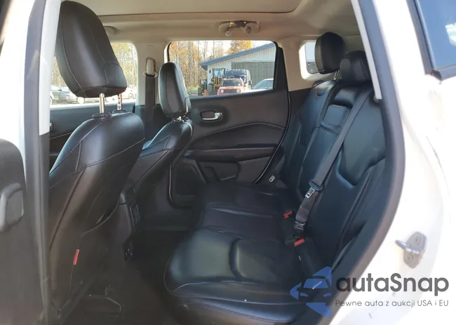 3C4NJDDB8JT144745: 90781575