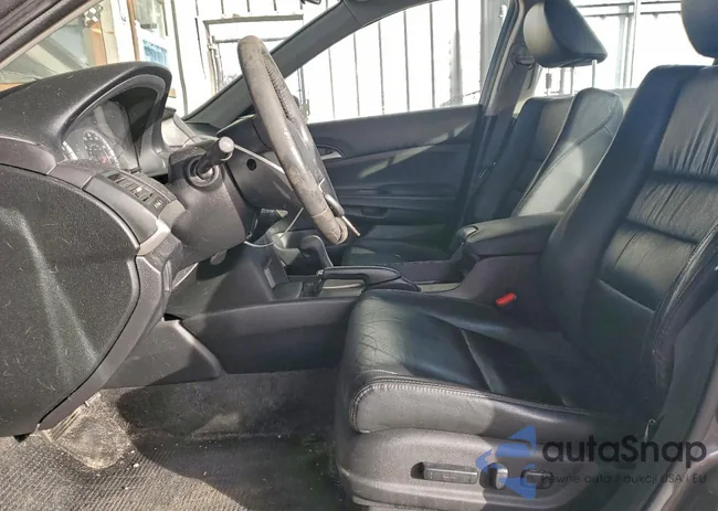 1HGCP2F64BA066906: 94216495