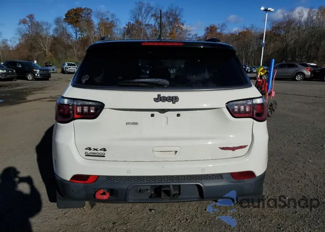 3C4NJDDB8JT144745: 90781575