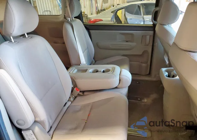 KNDMB5C1XM6673751: 92851245