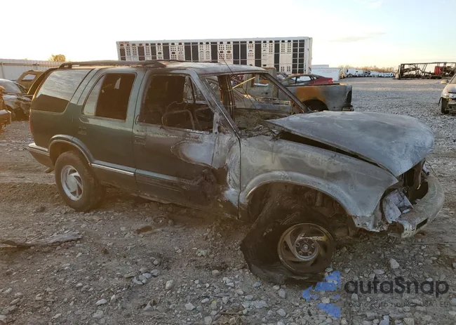 1GNDT13W7V2183639: 93132865