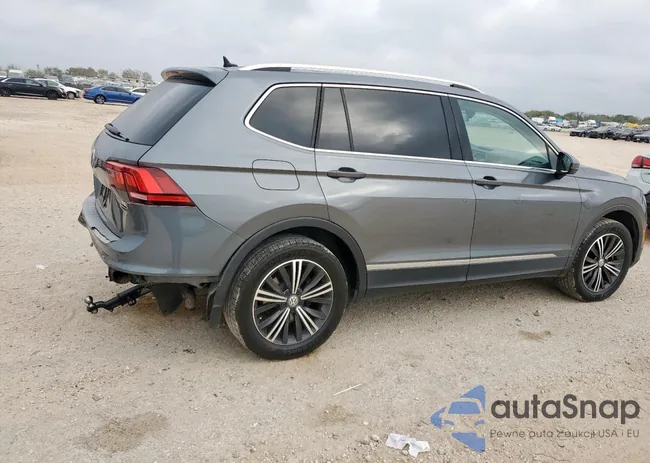 3VV2B7AX7JM142451: 72964905