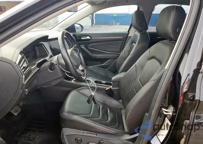 3VWGM7BU8NM000549: 93076945