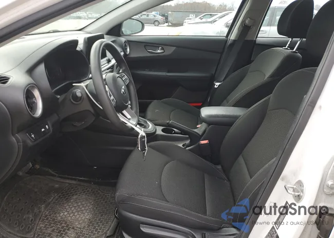 3KPF24AD0ME300602: 82745945