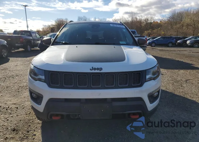 3C4NJDDB8JT144745: 90781575