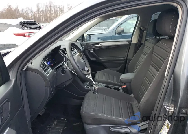 3VVFB7AX0RM039949: 93084885