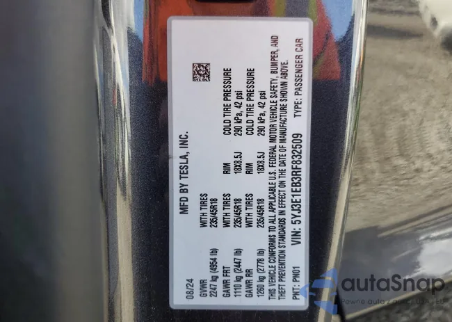 5YJ3E1EB3RF832509: 93550275