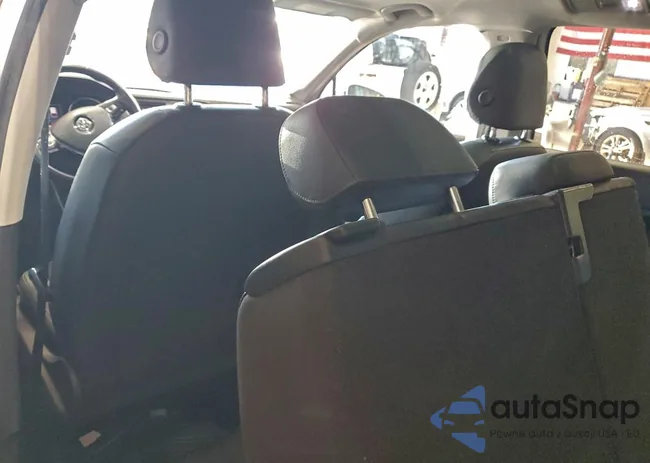 3VV2B7AX1LM075963: 93049085