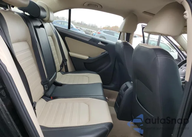 3VWL17AJ4EM353675: 91465985