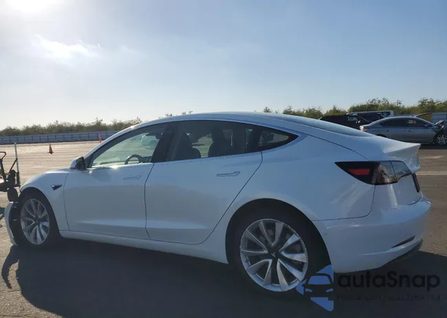 5YJ3E1EB9KF452564: 92123805