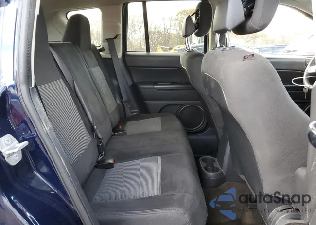 1C4NJDBB4GD626517: 92086335