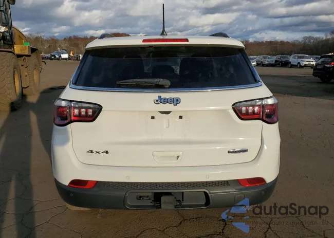 3C4NJDBB8JT262197: 92884155