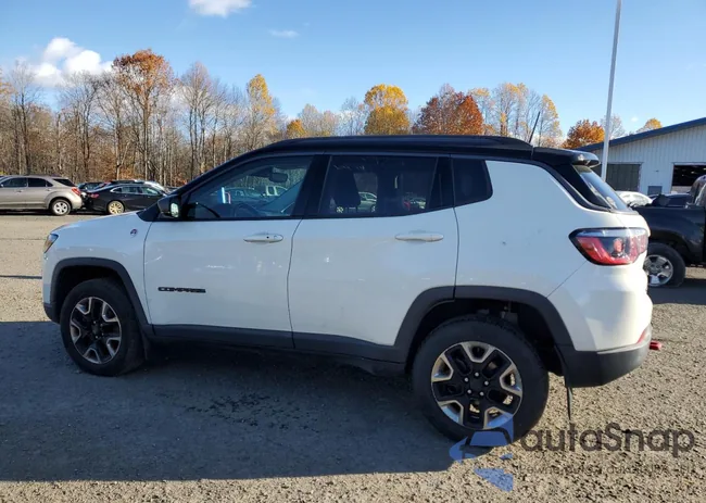 3C4NJDDB8JT144745: 90781575