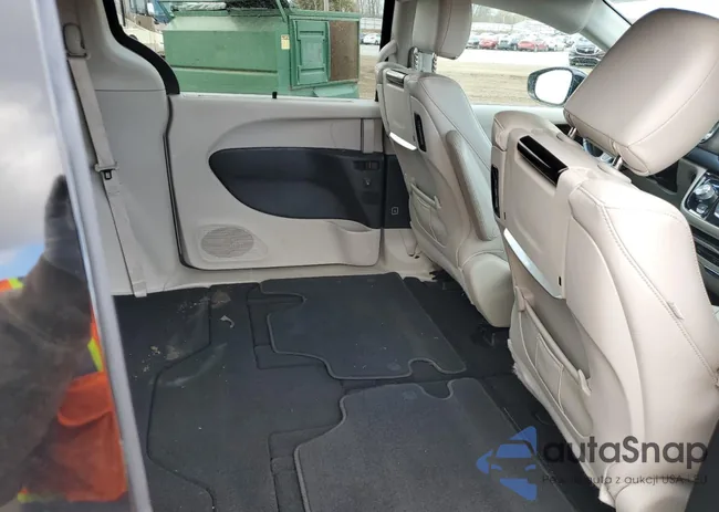 2C4RC1EGXJR315843: 92090865