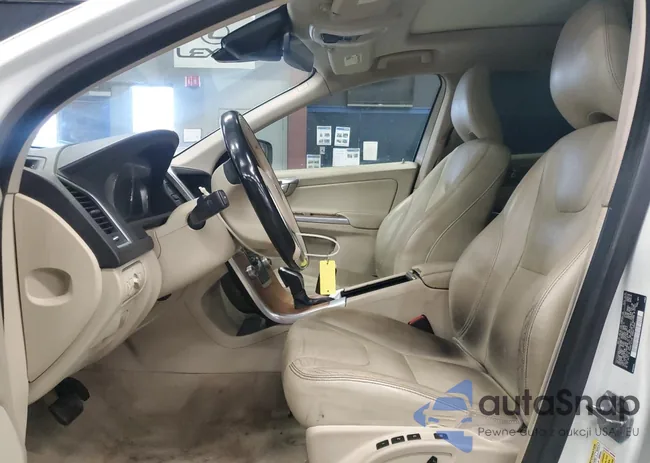 YV4612RK7F2757088: 91603735