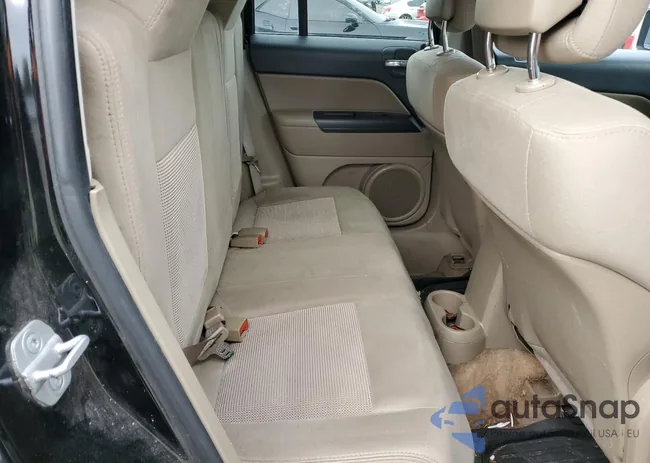 1C4NJRFB0CD705653: 91377485