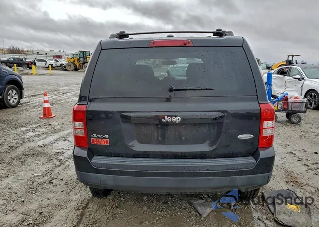 1C4NJRFB2CD633581: 93900975