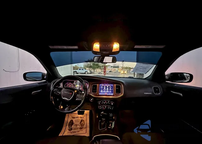 2C3CDXGJ8JH239533: 94879435