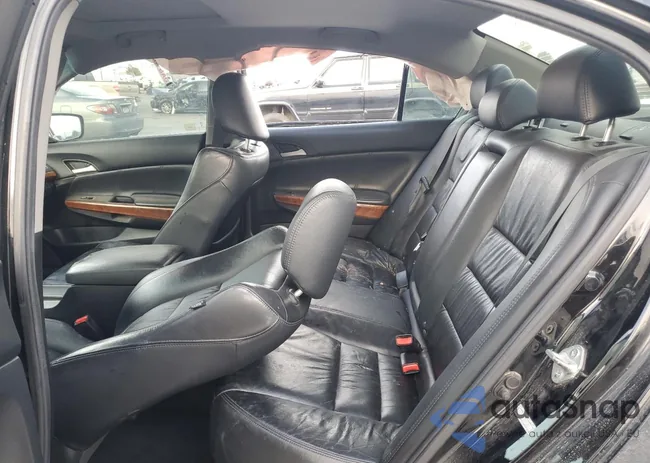 1HGCP3F87BA023653: 90665565