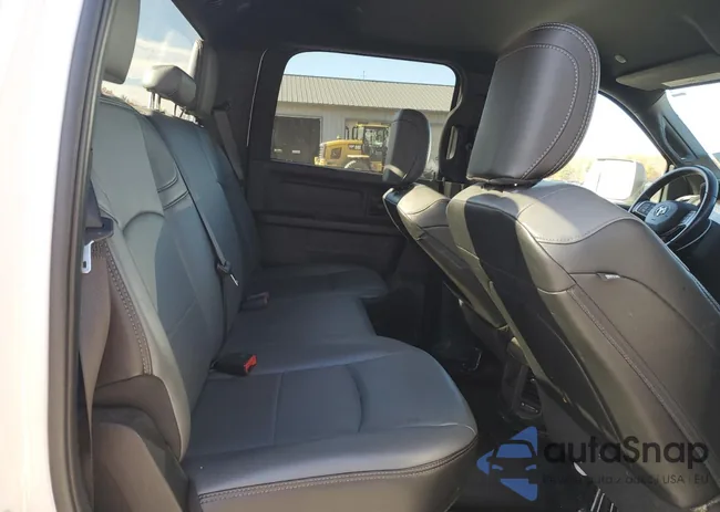 3C6UR5HJ6MG561247: 90834525