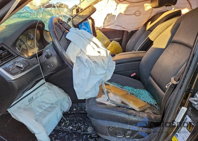 WBAFR1C58BC737085: 94171675