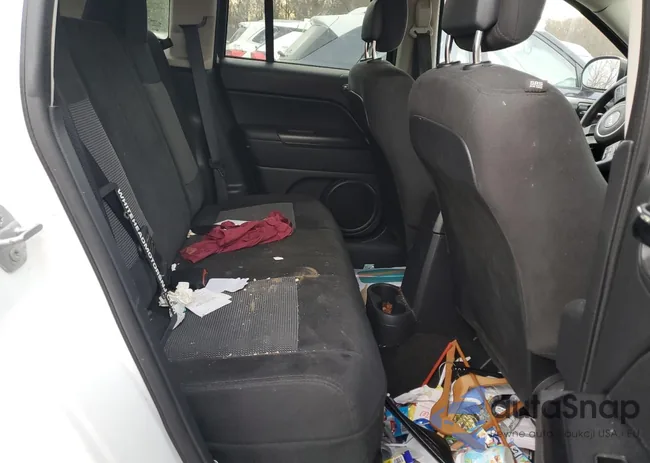 1C4NJDBB1GD510093: 93301315