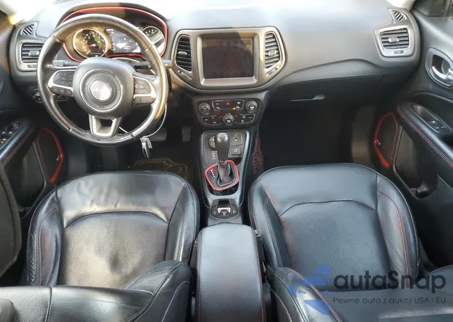 3C4NJDDB8JT144745: 90781575