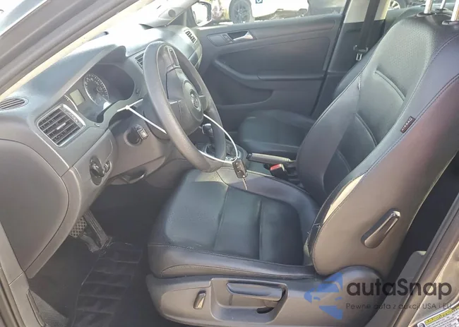 3VWD17AJ5EM243383: 92413385