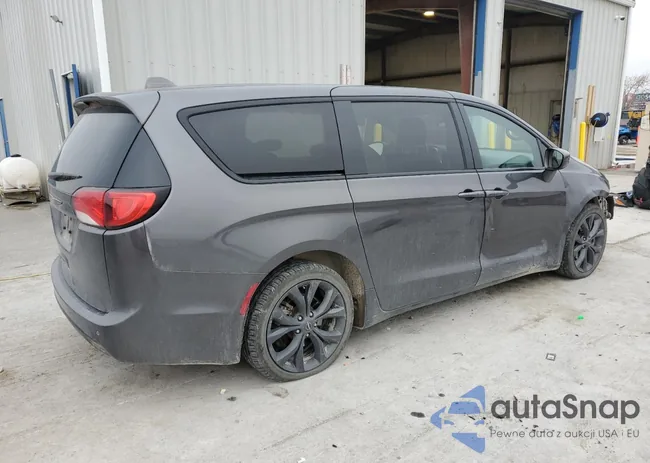 2C4RC1FG2JR236231: 93351345