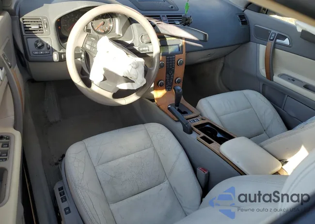 YV1MC67228J042186: 92495425