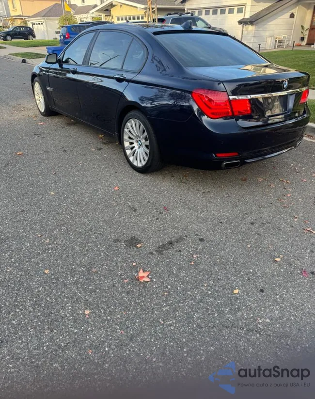 WBAKB8C50CC963117: 85430795