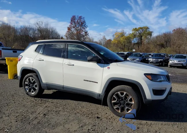 3C4NJDDB8JT144745: 90781575