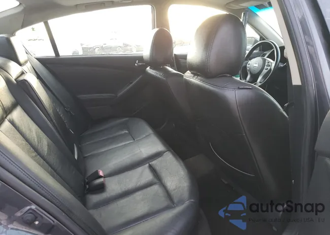 1N4AL21E69N540637: 93085835