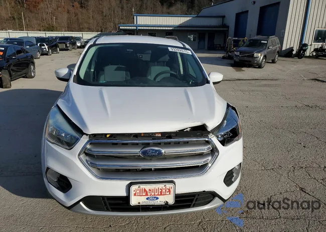 1FMCU9GD1HUD57136: 93282615