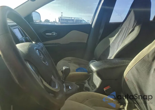 1C4PJLAB9GW160575: 94598685