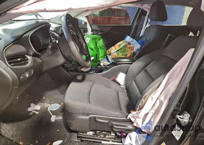 1G1ZB5ST5NF212072: 93909295