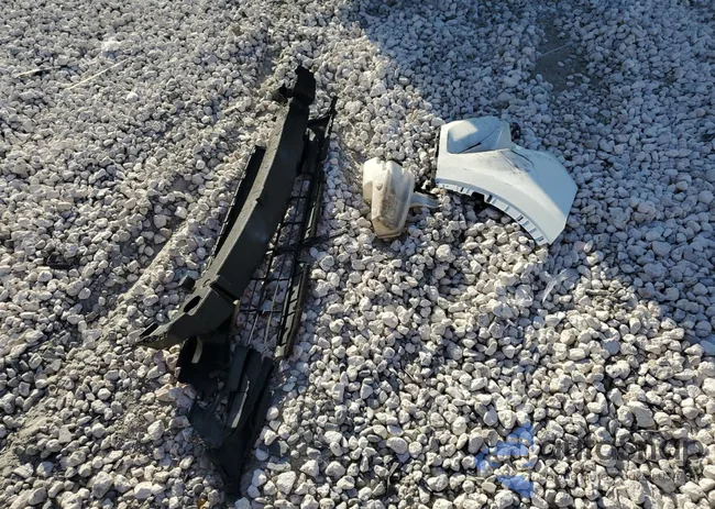 JTMZFREV9HJ140018: 93187465