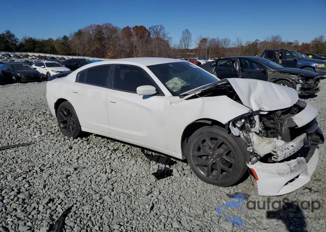 2C3CDXAT4FH906860: 93145585