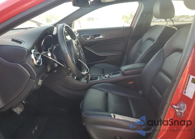 WDCTG4EB2KU009153: 82376075