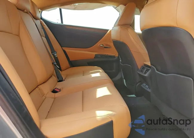 58ADZ1B19RU174579: 94056565